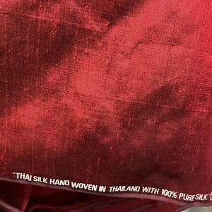 Gorgeous Thai silk hand woven in Thailand. 100% pure shantung silk  39 x 104 410